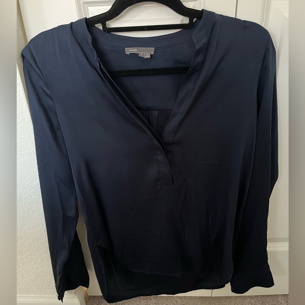VINCE navy blue women’s top size 6